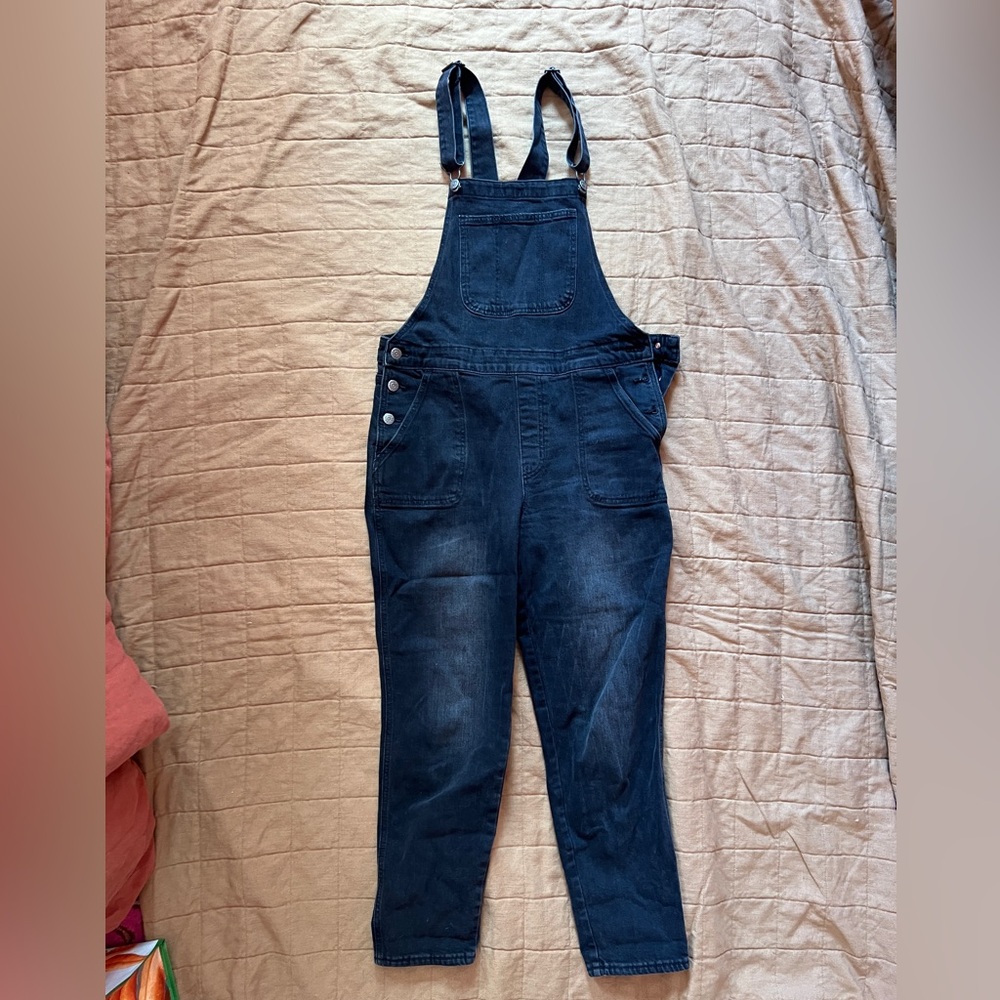 Old Navy Black denim skinny fit Tapered-Leg overalls size 10